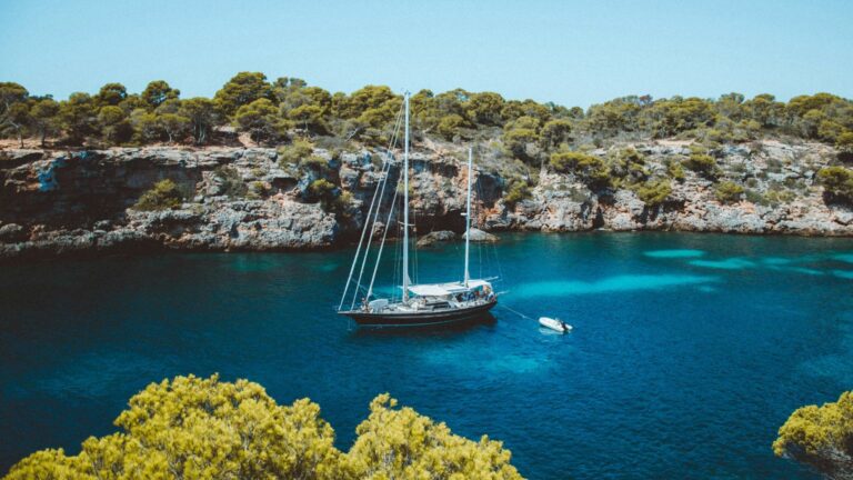 5 Reasons You Absolutely Should Buy a Sailboat (Despite Everything)